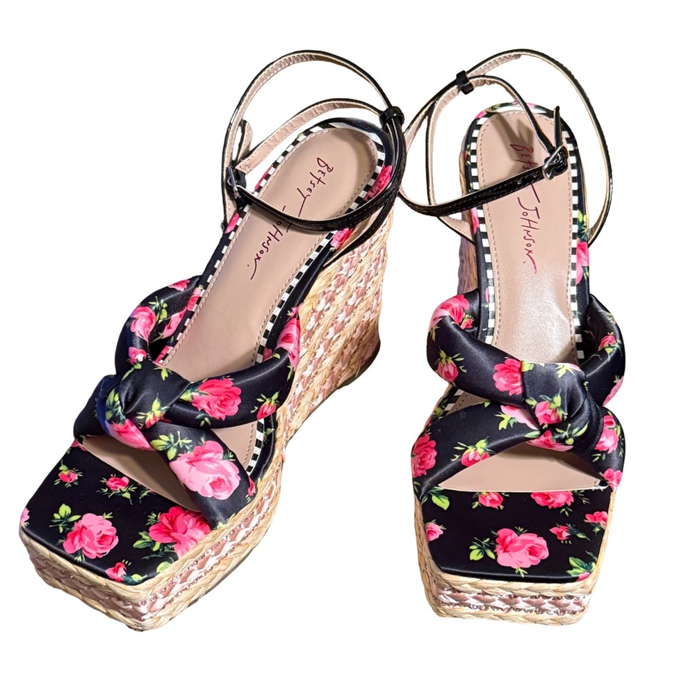 Betsey Johnson NWT Sz 10M Black Floral Satin Knotted Wedge Sandals (SH306) - Picture 2 of 11